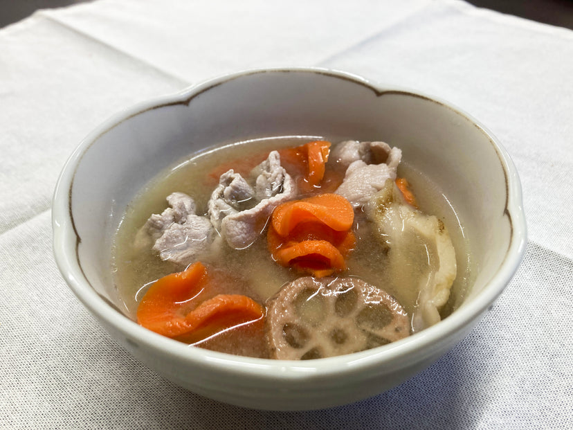 Simple Pork Soup with Plenty of Vegetables