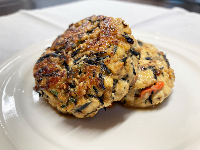 Easy Japanese-style hamburger with hijiki and tofu